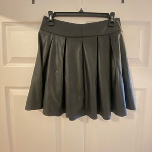 Pleather pleated skirt